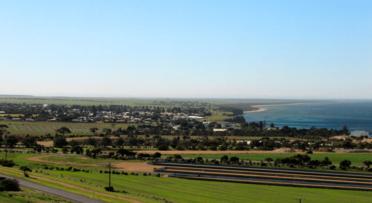 Ardrossan's Clifftop Lookout: Grain Silos and Gulf Views