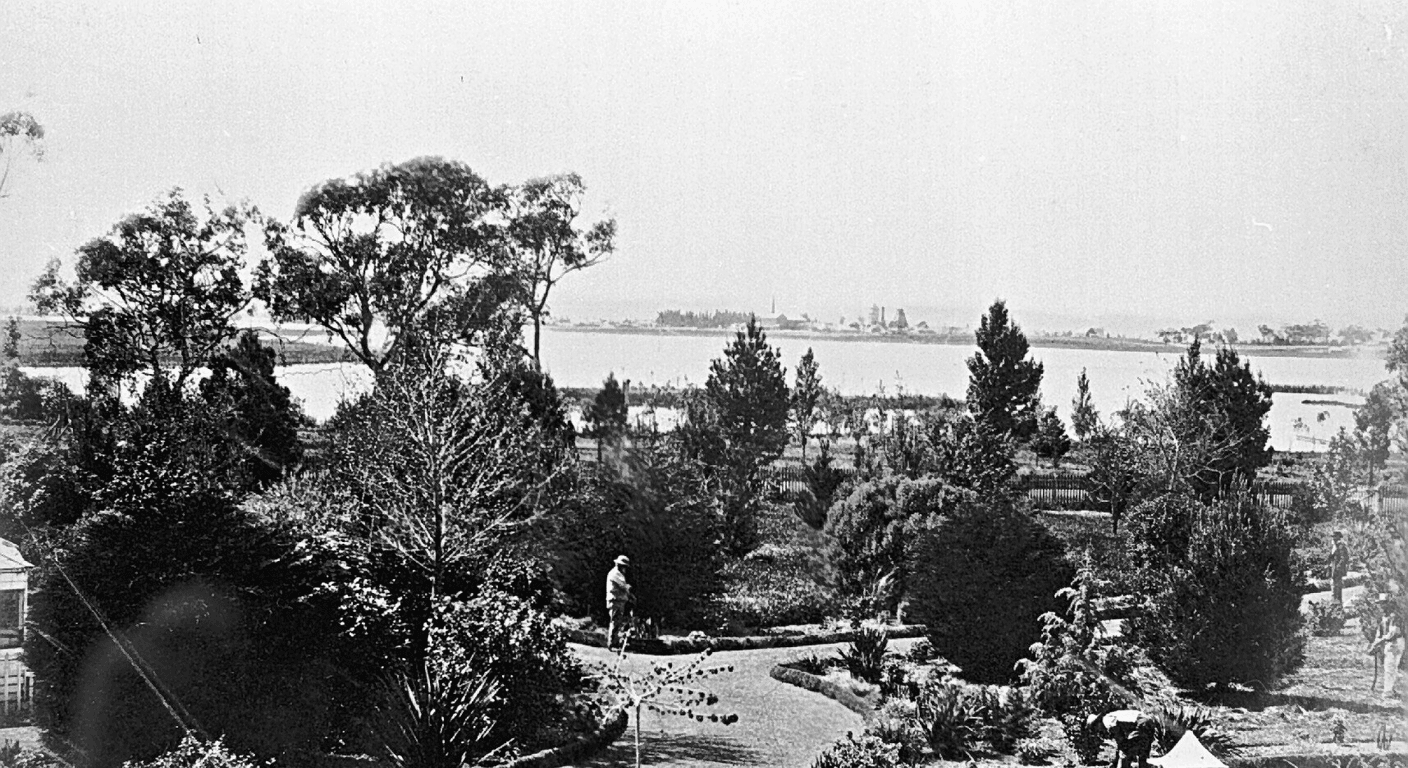 Ballarat's Botanical Gardens and Lake Wendouree: A Calm Day Out
