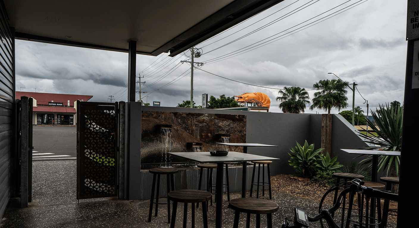 Ballina's Big Prawn and a Flat Foreshore Walk Along the Richmond River