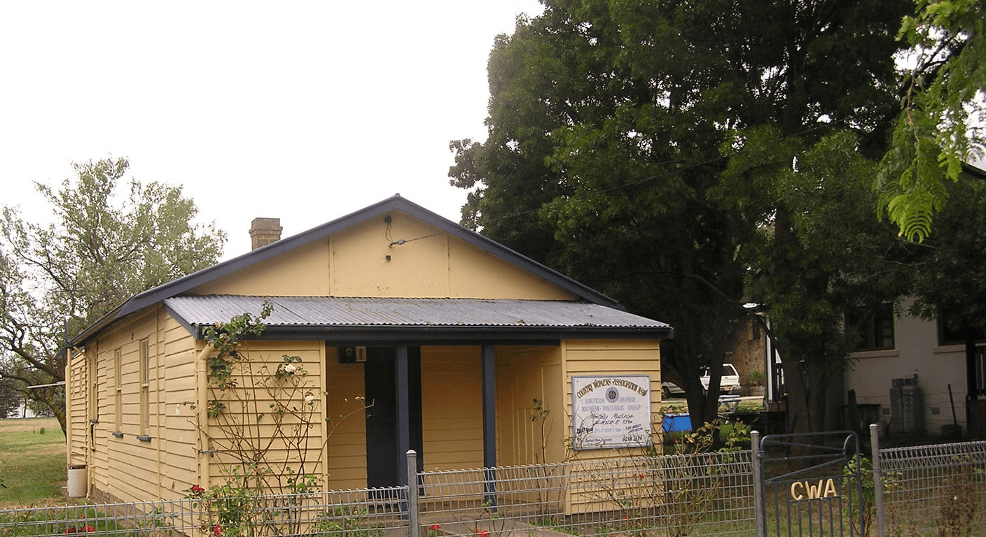 Bungendore: Wood Galleries and Village Calm, 30 Minutes from Canberra
