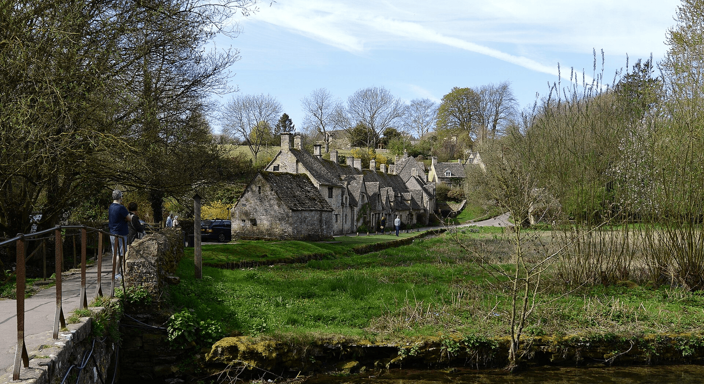 The Cotswolds Without a Car: Honey-Stone Villages at Walking Pace
