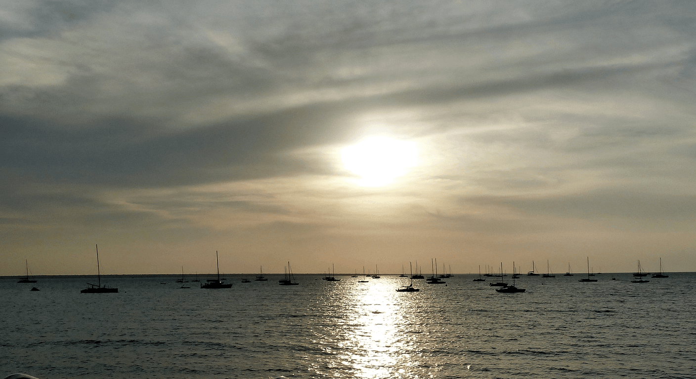Darwin Sailing Club: Sunset Dinner on Fannie Bay's Lawns