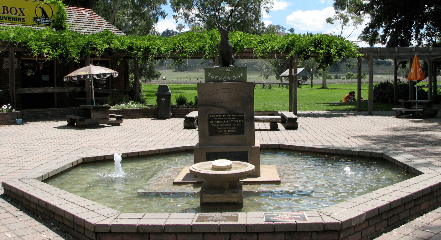 Gundagai: The Dog on the Tuckerbox and a Town of Long Bridges