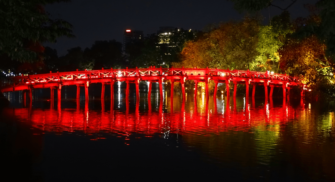 Flying to Hanoi: A Comfortable Route Guide for Over-50 Australians