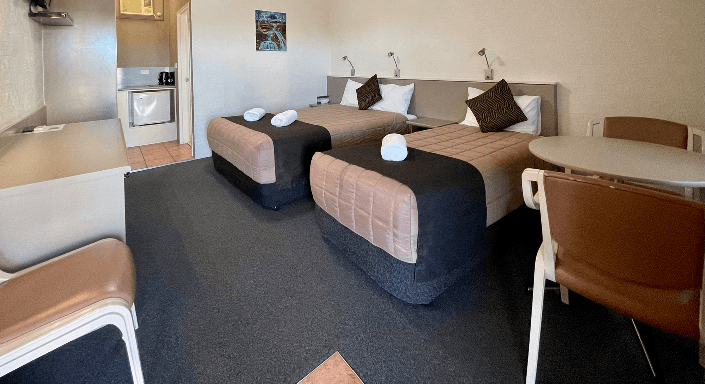 Inverell: Sapphire City Fossicking and a Grand Country Main Street