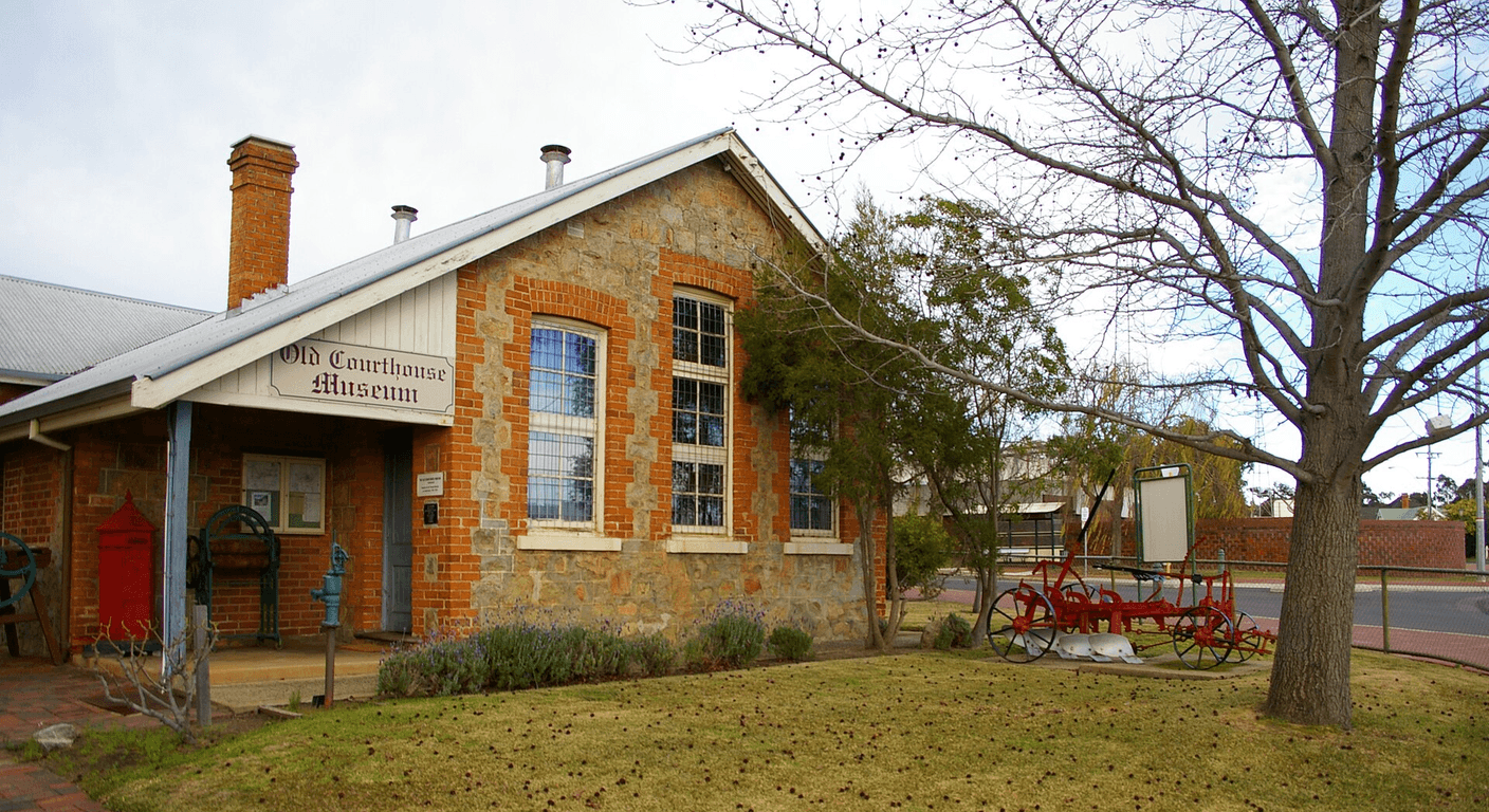 Narrogin: Foxes Lair and Wheatbelt History for Over-50s