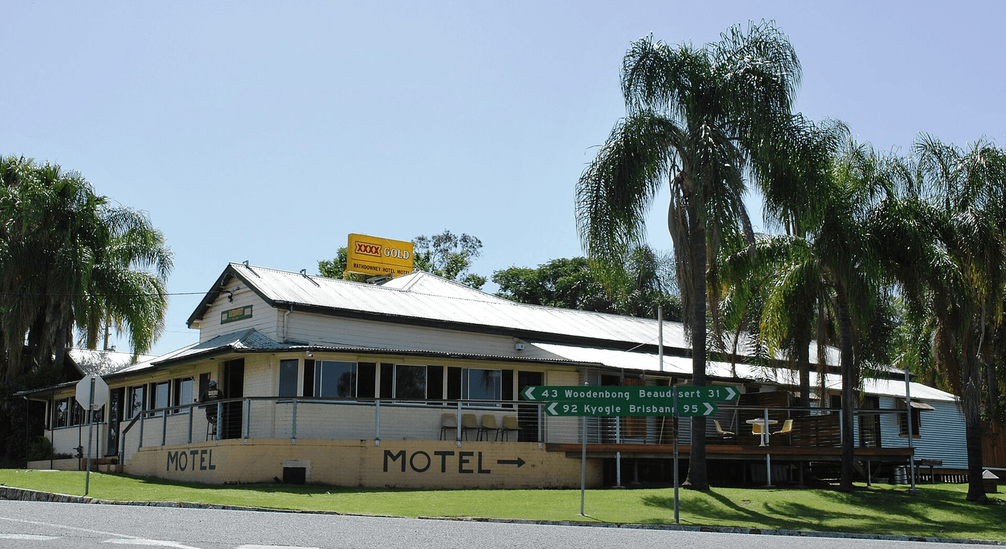 Rathdowney: A Historic Pub on the Road to Lamington