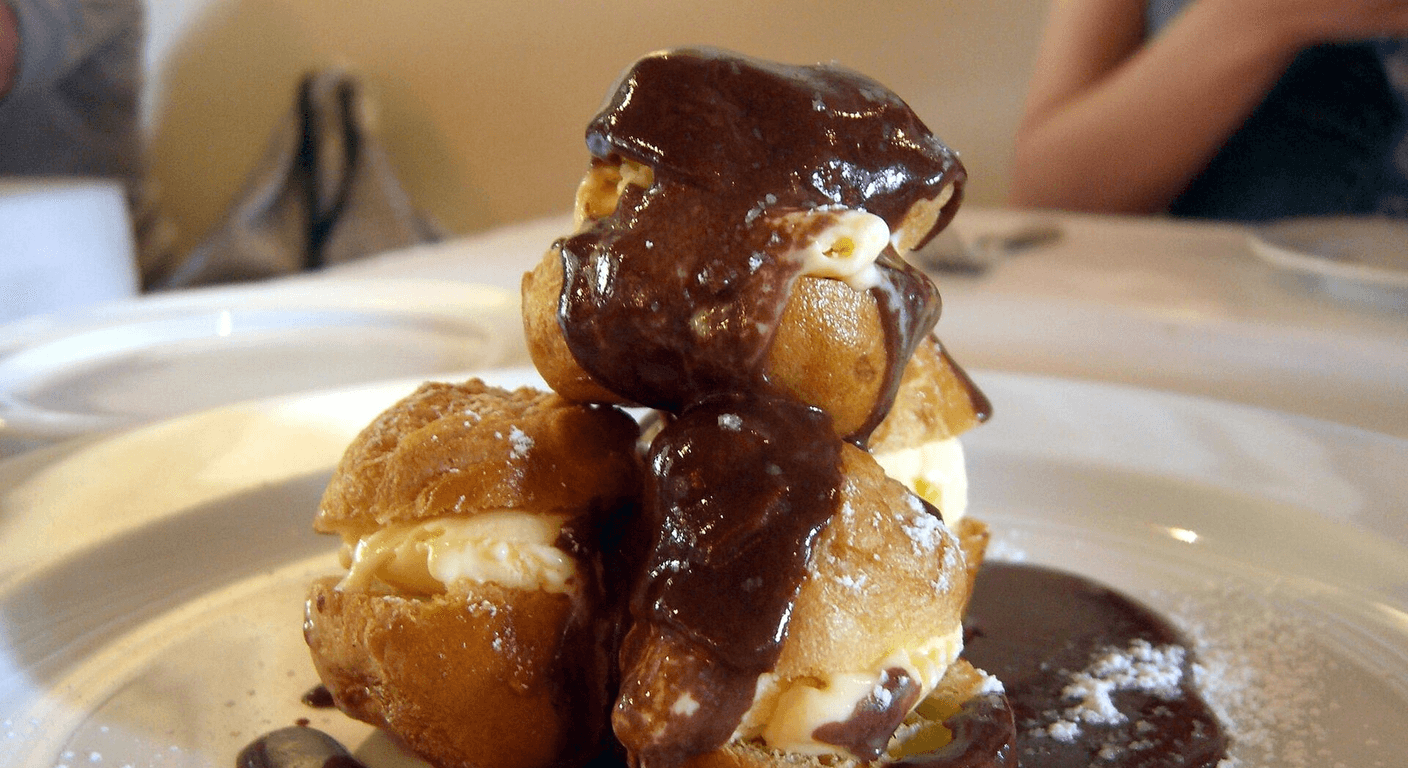 Seniors Dining Discounts: Clubs, Menus and Quiet Bargains